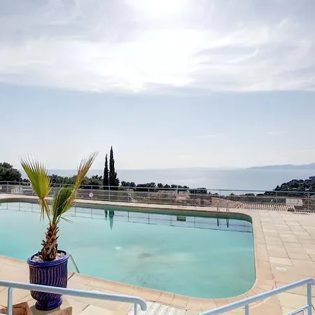 Duplex Vue Avec Piscine à Boulouris * Drammont