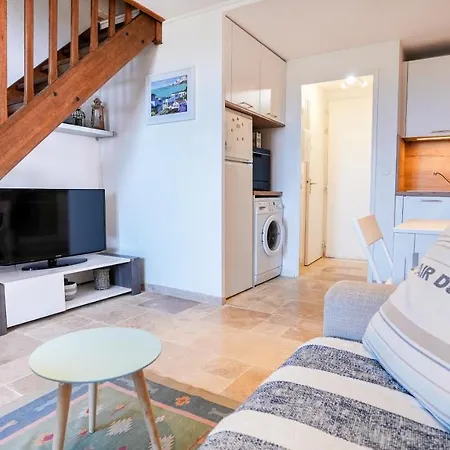 شقة Duplex Vue Avec Piscine A Boulouris *