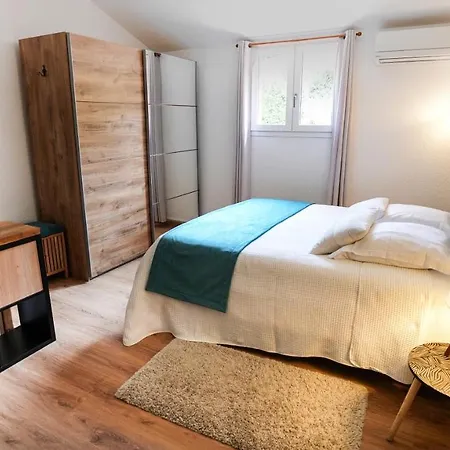 Duplex Vue Avec Piscine à Boulouris *