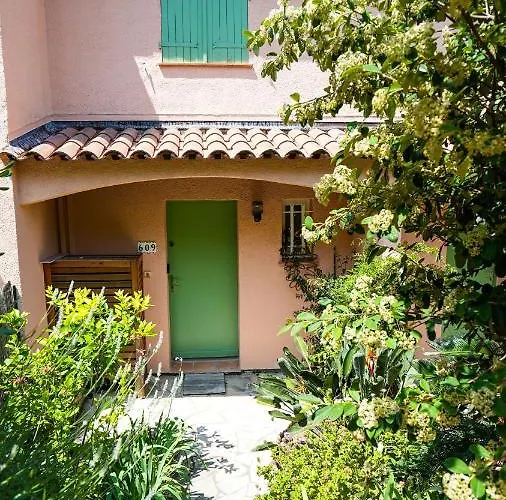 Duplex Vue Avec Piscine A Boulouris Apartament Drammont
