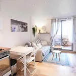 Duplex Vue Avec Piscine A Boulouris Lägenhet