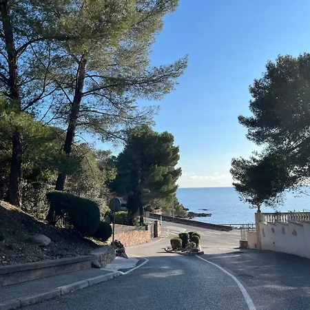 Duplex Vue Avec Piscine A Boulouris Appartement