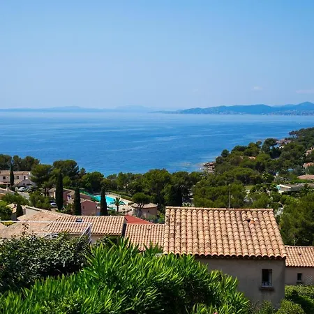 Duplex Vue Avec Piscine A Boulouris Apartment Drammont
