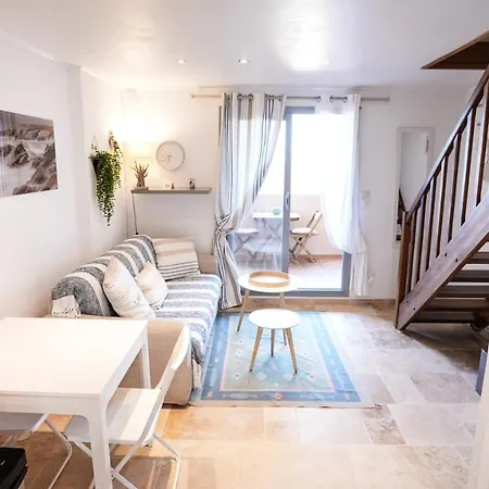 Appartement Duplex Vue Avec Piscine A Boulouris *
