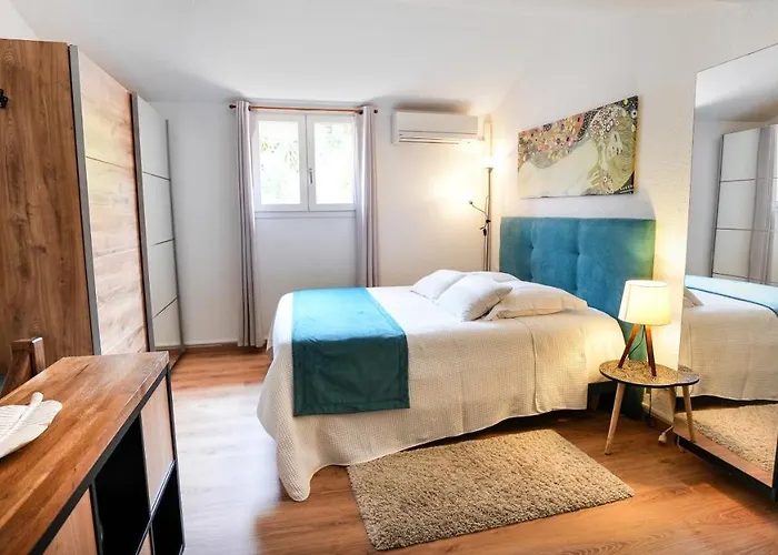 Duplex Vue Avec Piscine A Boulouris Appartement